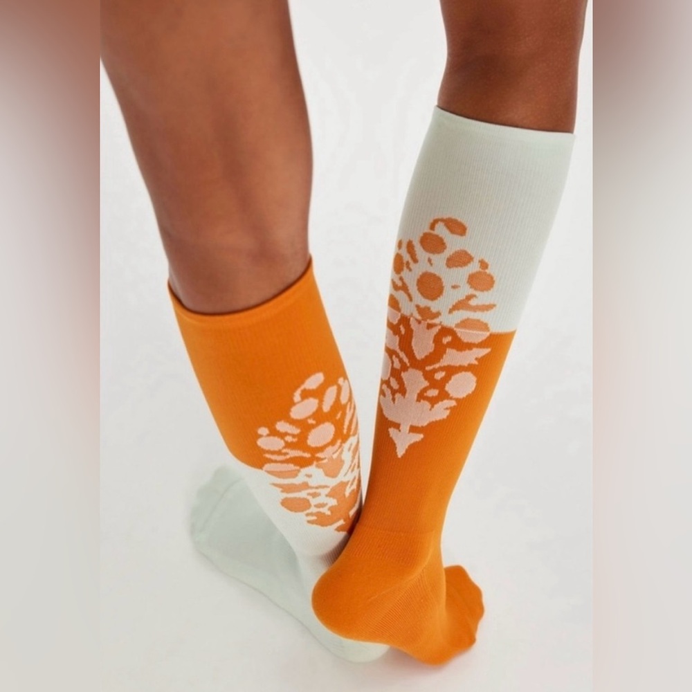 Free People Movement Colorblock Buti Tall Socks OS - Picture 2 of 7
